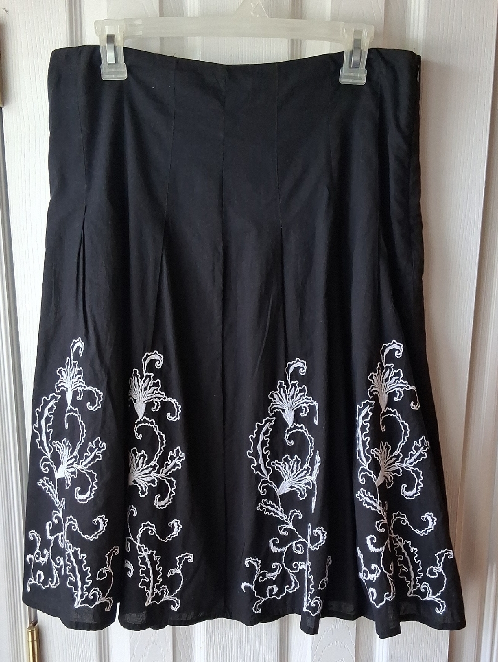 Coldwater Creek 100% Cotton Black A-Line Skirt with White Embroidery Side Zip